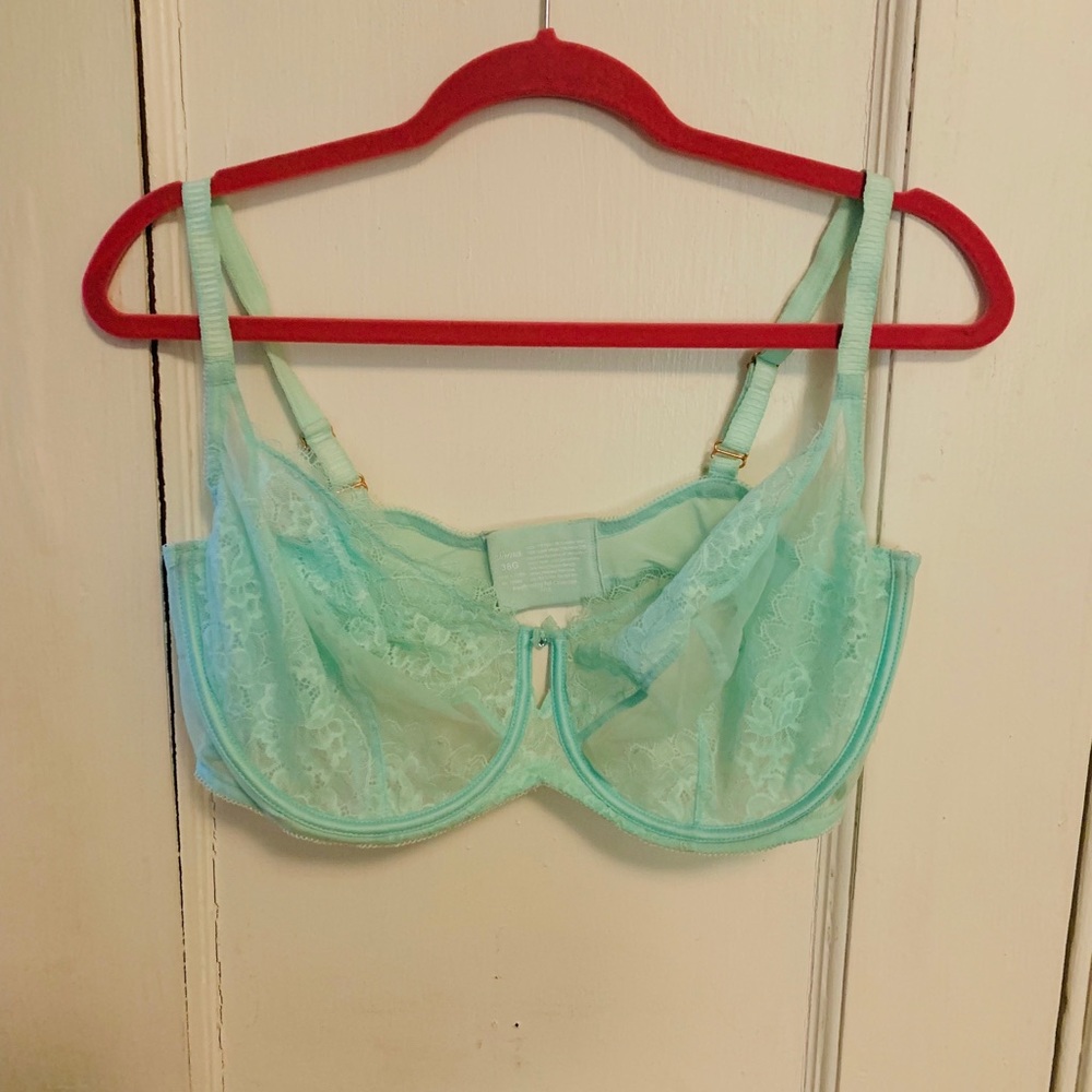 Never Worn. Soma 38G Lace Bra